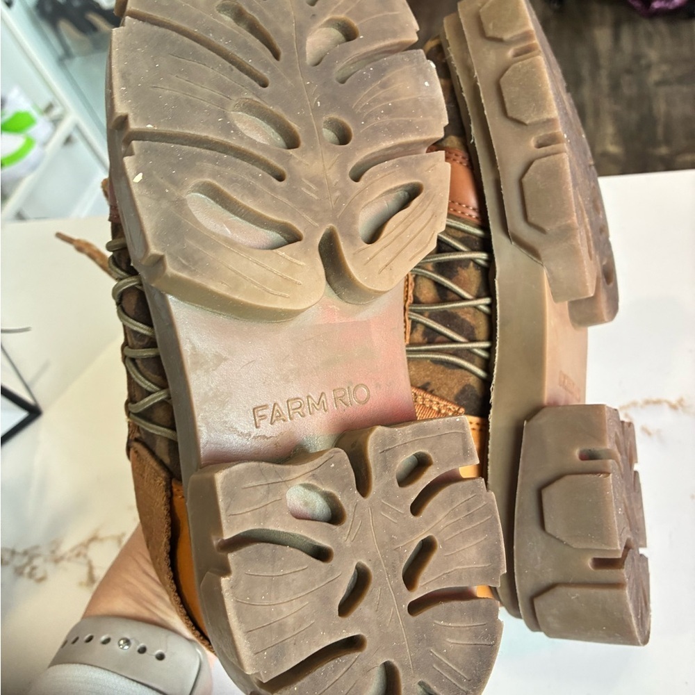 Farm Rio Floresta Mixed Media Platform Sneakers in the Caramel color size 7.5 - Picture 4 of 5